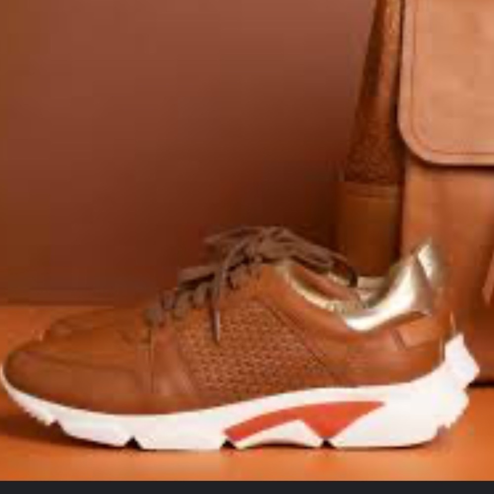 Velez Artisan women’s brown leather sneakers size 9